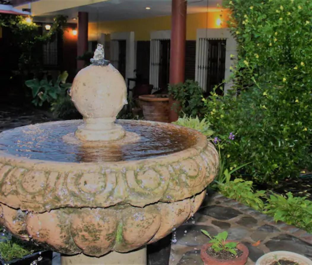 Hotel Art Gallery Casona De Los Milagros Colima Eksteriør bilde